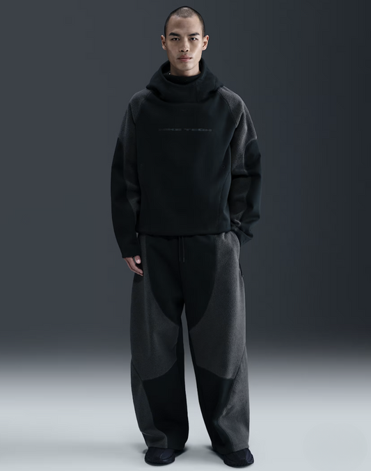 Nike Tech Set